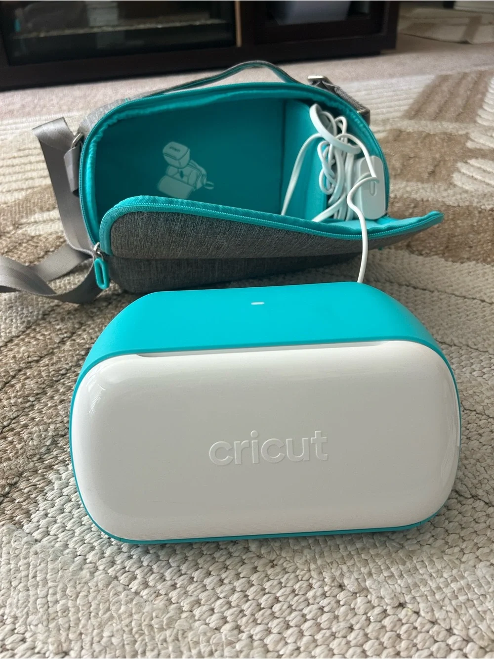 Cricut Craft Machine Bundle, Teal and Gray Bag, with Pens, Mats & Tools